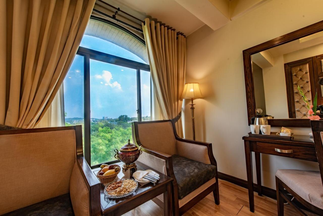 Envoy Continental Hotel Islamabad Ngoại thất bức ảnh