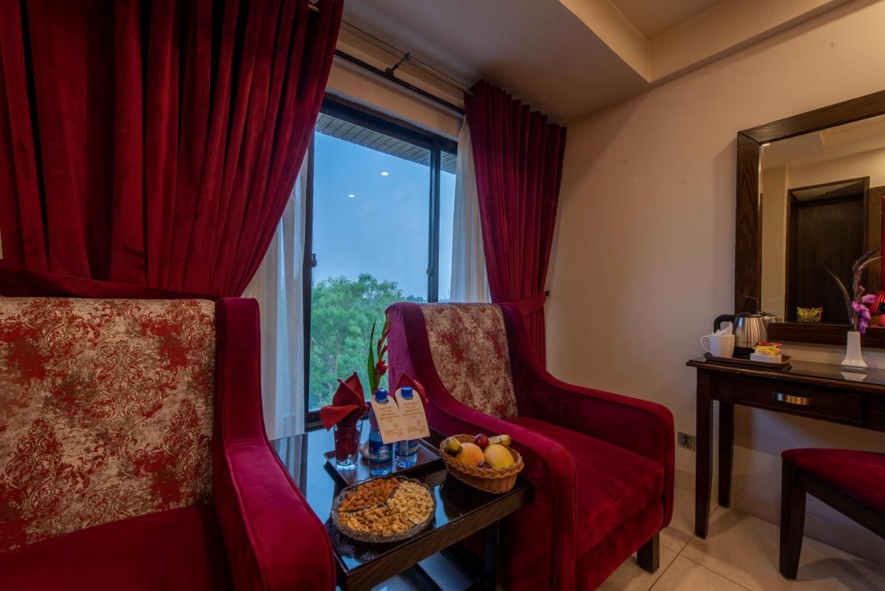 Envoy Continental Hotel Islamabad Ngoại thất bức ảnh