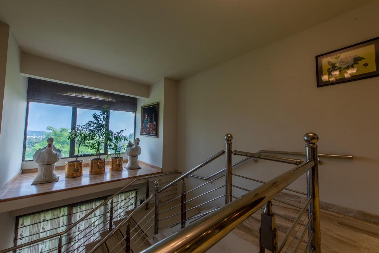 Envoy Continental Hotel Islamabad Ngoại thất bức ảnh