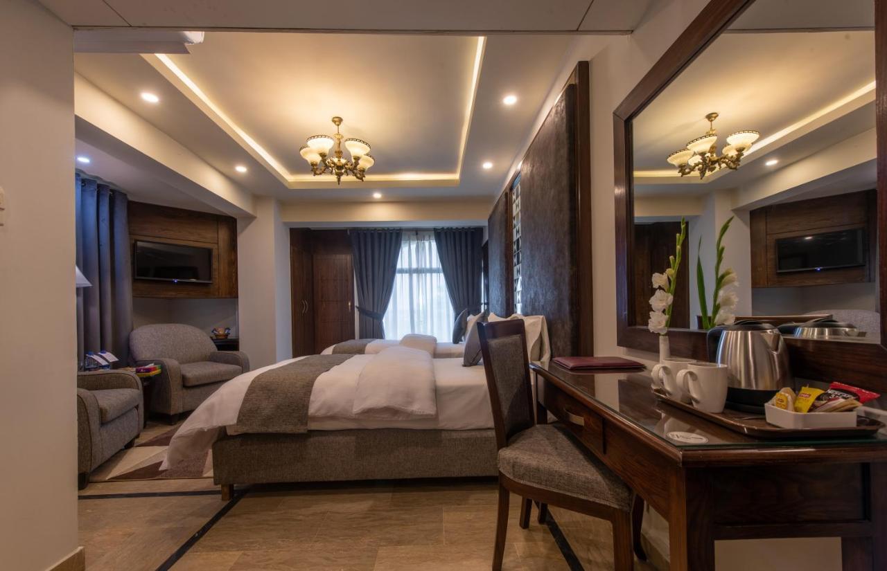 Envoy Continental Hotel Islamabad Ngoại thất bức ảnh