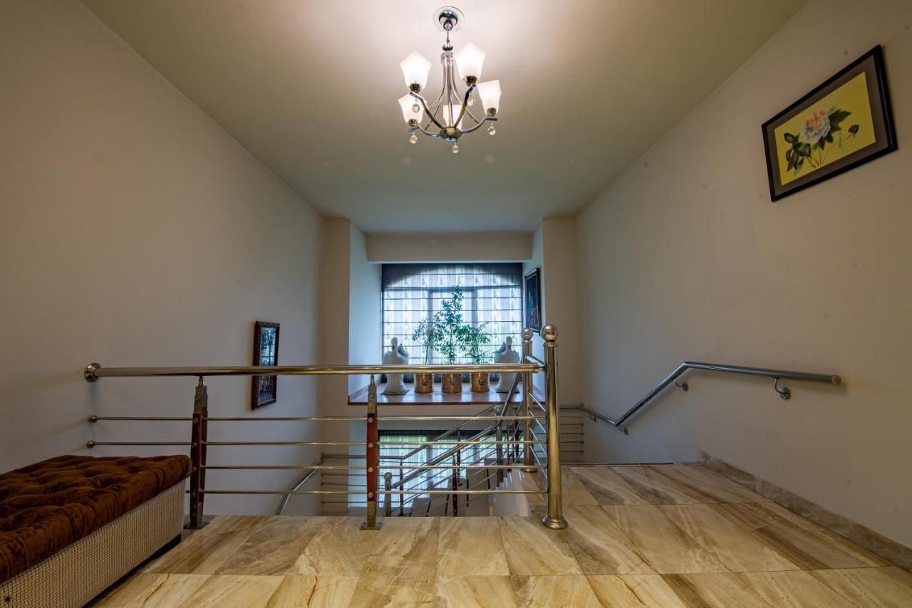 Envoy Continental Hotel Islamabad Ngoại thất bức ảnh
