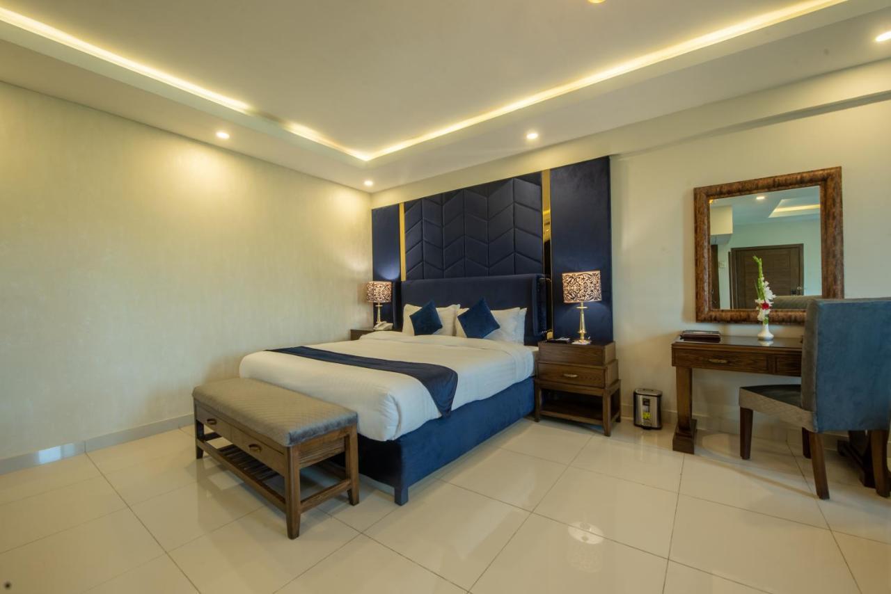 Envoy Continental Hotel Islamabad Ngoại thất bức ảnh