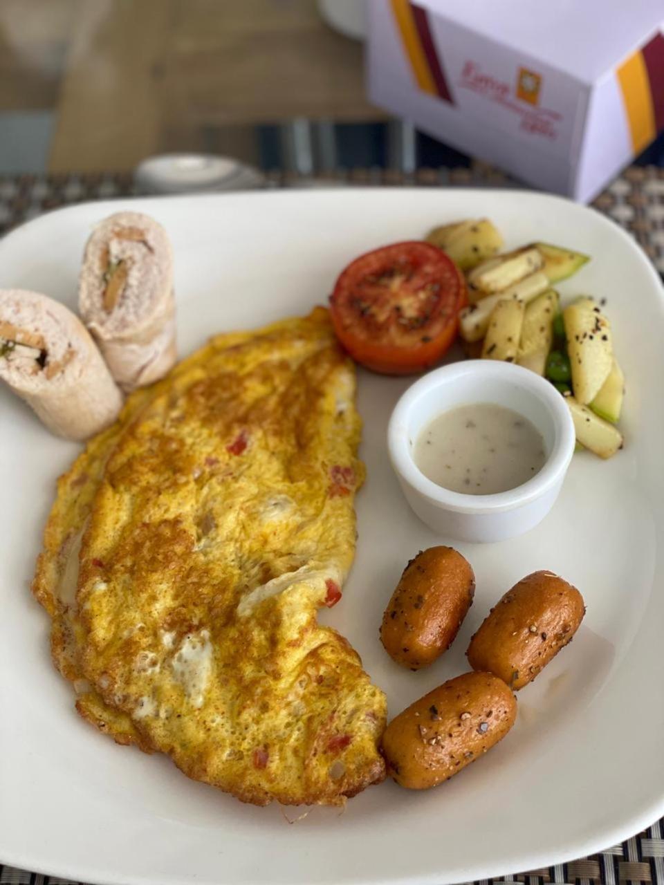Envoy Continental Hotel Islamabad Ngoại thất bức ảnh