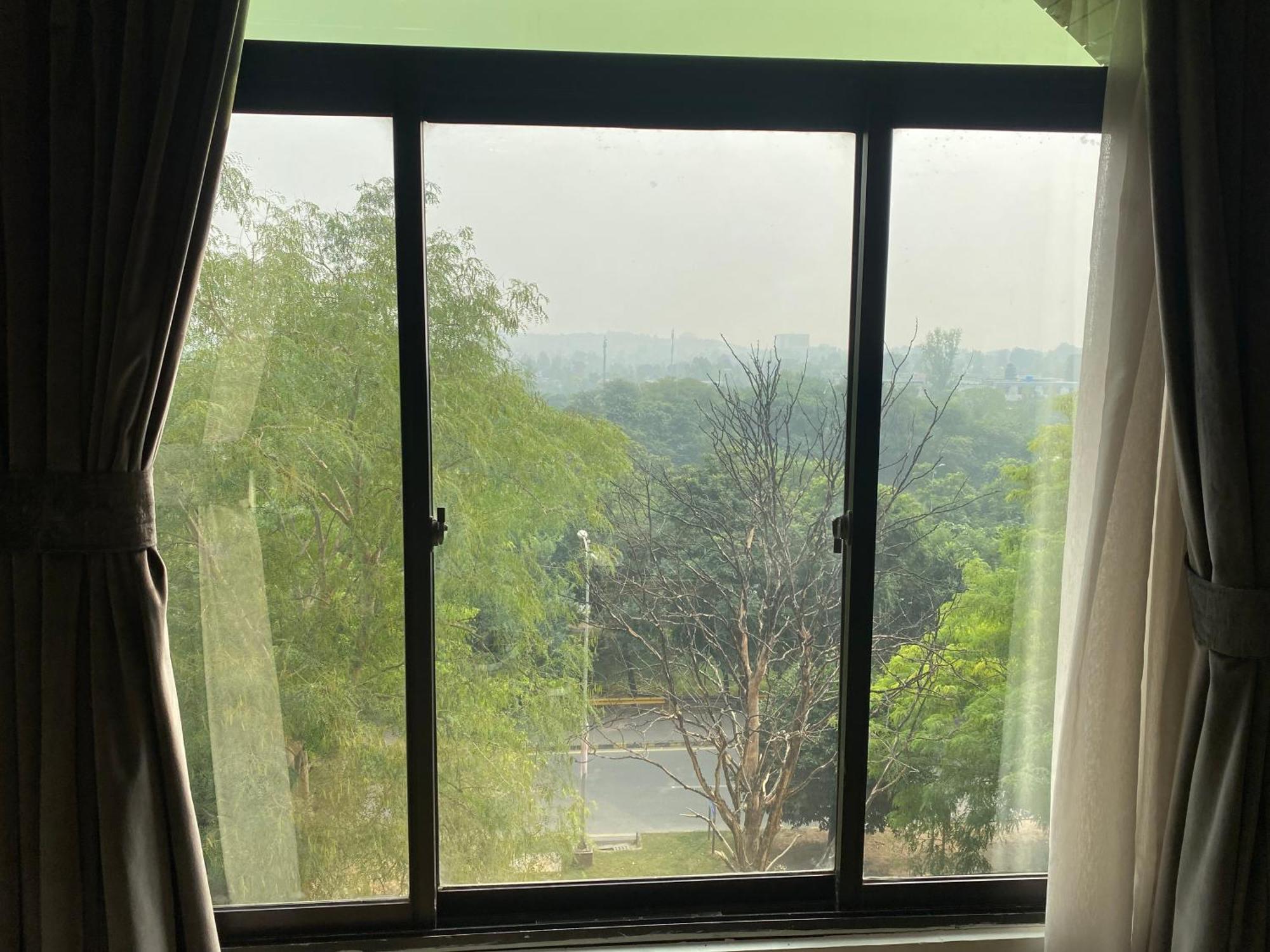 Envoy Continental Hotel Islamabad Ngoại thất bức ảnh