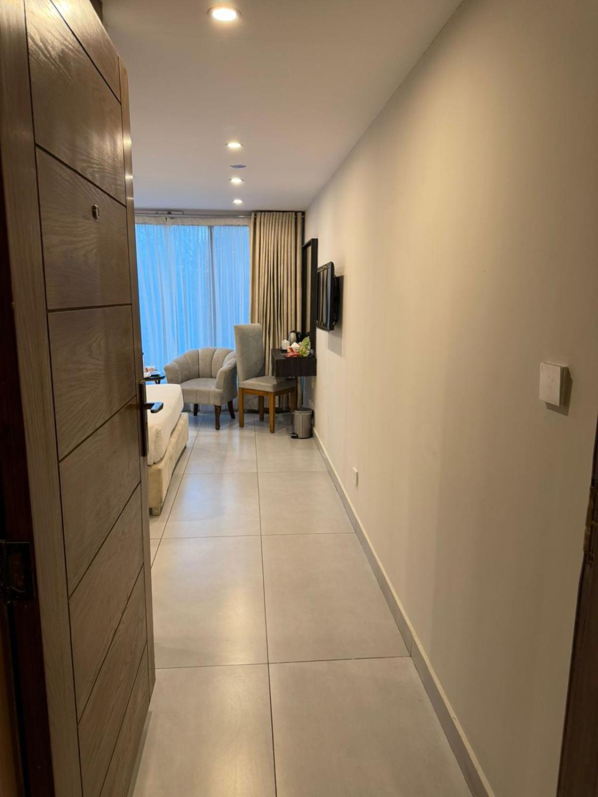 Envoy Continental Hotel Islamabad Ngoại thất bức ảnh
